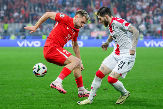 Baris Alper Yilmaz of Türkiye and Giorgi Tsitaishvili of