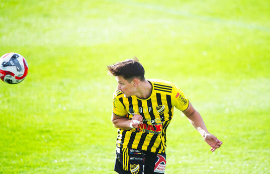 IFK Hässleholms Viktor Ahlgren i matchen i div 2 mellan