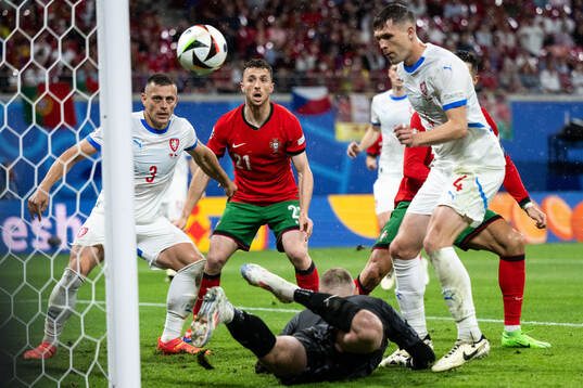 Tomas Holes of Czech Republic and Diogo Jota of Portugal