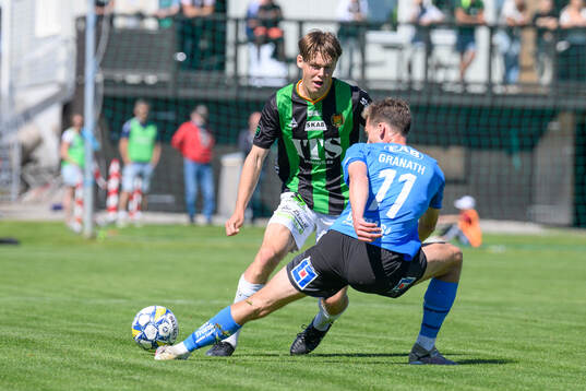 GAIS Axel Henriksson  och Halmstads William Granath