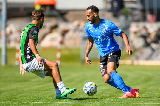 GAIS Edvin Becirovic och Halmstads Vinicius Nogueira