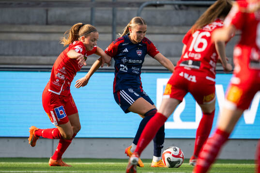 FC Rosengårds Ria Noora Minerva Öling och KIF Örebros
