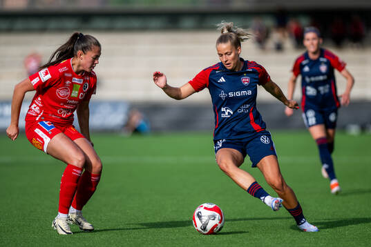 FC Rosengårds Olivia Holdt och KIF Örebros Áslaug Dora