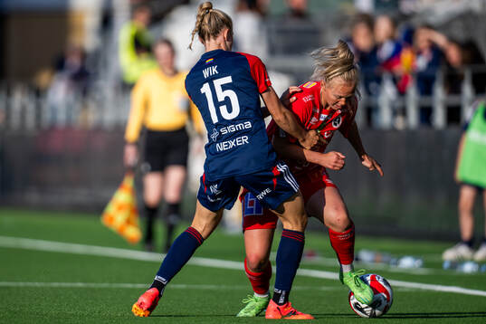 FC Rosengårds Jessica Wik och KIF Örebros Molly Johansson