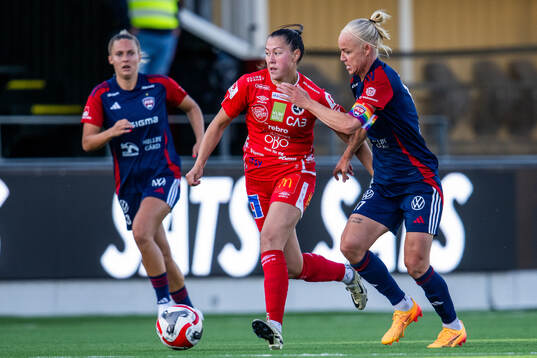 FC Rosengårds Caroline Seger och KIF Örebros Áslaug Dora