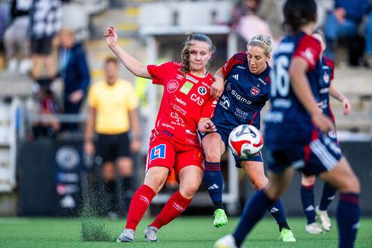 FC Rosengårds Mia Persson och KIF Örebros Inka Sarjanoja