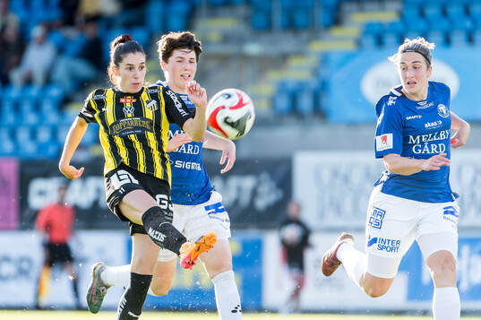 Häckens Clarissa Larisey och Trelleborgs Irmeli Jonsson
