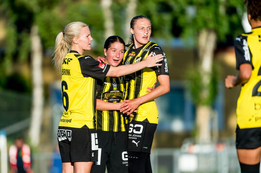 Häckens Josefine Rybrink, Ruby Grant och Elma Junttila