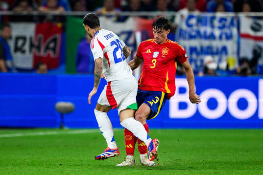 Mattia Zaccagni of Italy and Robin Aime Le Normand Mainfray