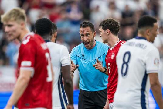 Referee Artur Soares Dias