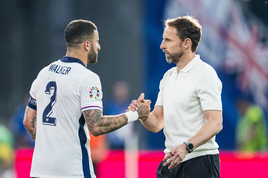 Kyle Walker and Head coach Gareth Southgate of England