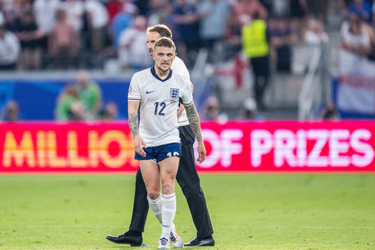 Head coach Gareth Southgate and Kieran Trippier of England