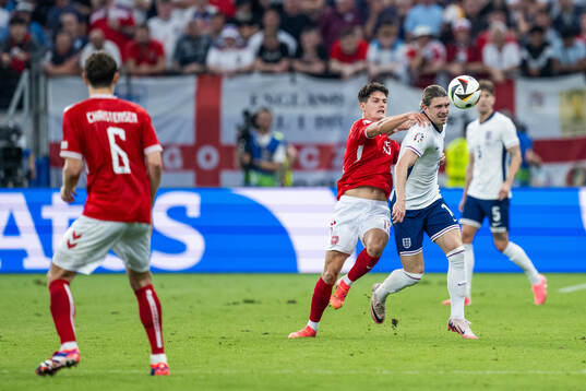 Christian Nørgaard of Denmark and Conor Gallagher of