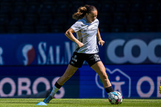 Rebecka Wanvik Holum of Rosenborg warms up
