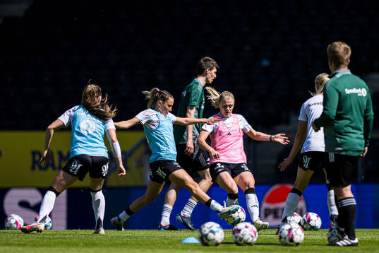 Mathilde Harviken of Rosenborg warms up