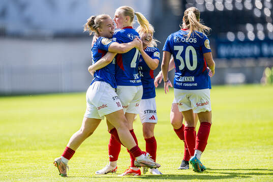 Karina Sævik of Vålerenga celebrates