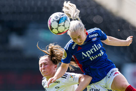 Matilde Rogde of Rosenborg and Thea Bjelde of Vålerenga