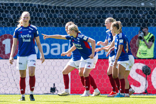 Elise Thorsnes of Vålerenga celebrates