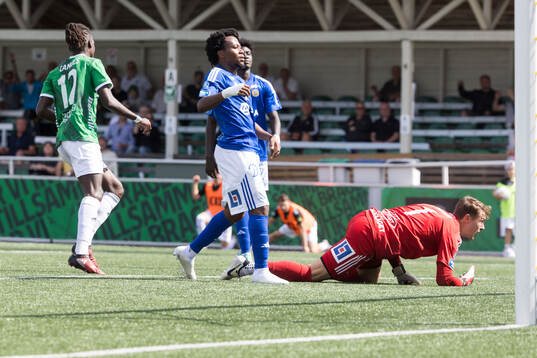 Brages Ieltsin Jeronimo Semedo Camoes jublar