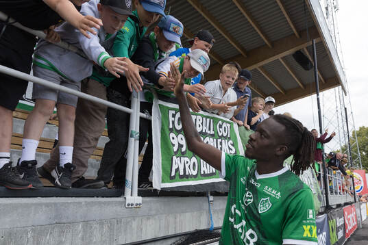 Brages Ieltsin Jeronimo Semedo Camoes jublar