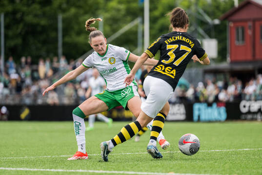 Hammarbys Vilde Hasund och AIKs Patricia Fischerova