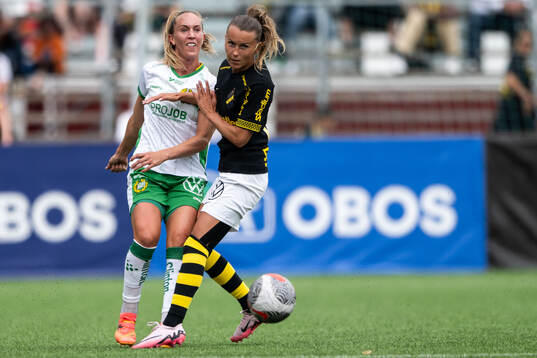 Hammarbys Julia Roddar och AIKs Adelisa Grabus