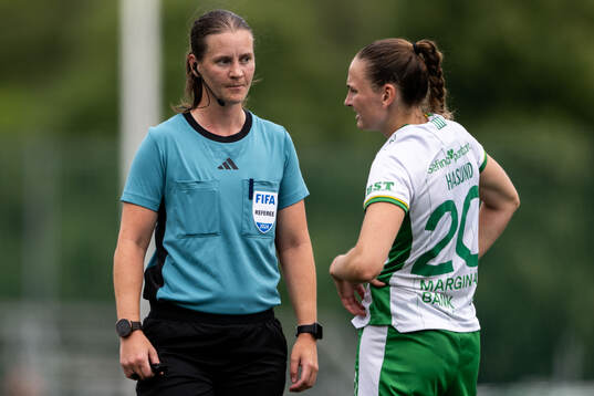 Domare Lovisa Johansson och Hammarbys Vilde Hasund