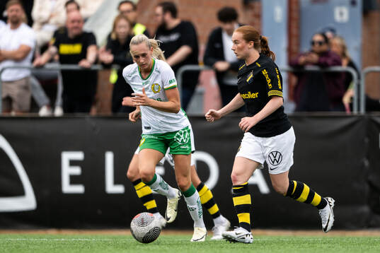 Hammarbys Ellen Wangerheim och AIKs Ella Reidy