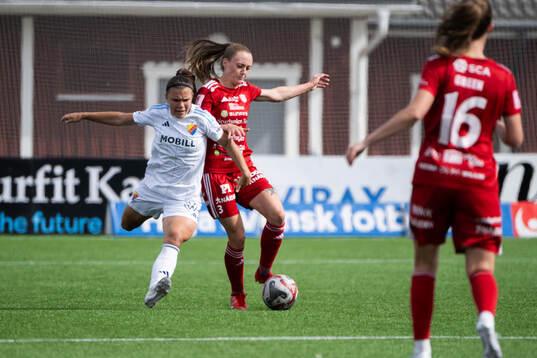 Djurgårdens Alexsandra Lobanova och Piteås Ásla