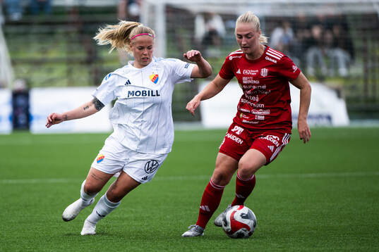 Djurgårdens Therese Åsland och Piteås Emma Viklund