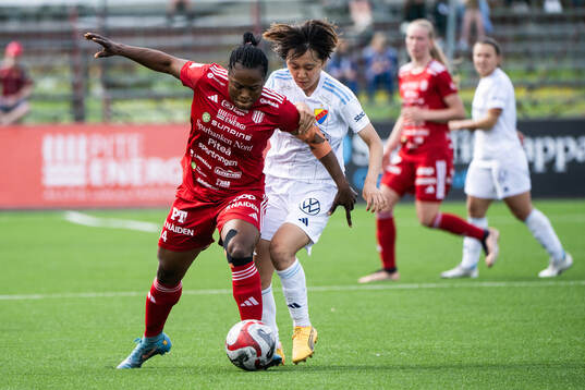 Piteås Faith Ikidi Michael och Djurgårdens Shinomi Koyama