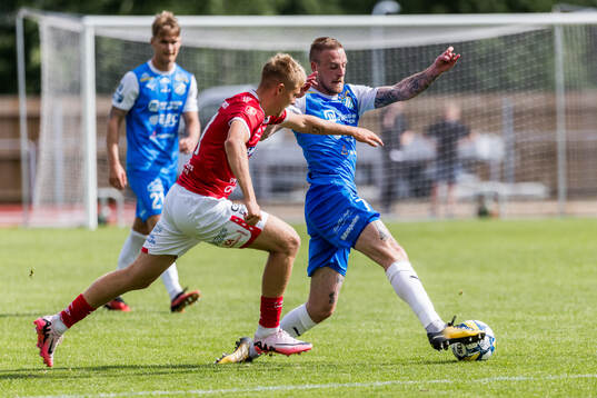 Degerfors Elias Pihlström och IK Oddevolds Filip Karlin