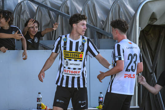 Landskronas Samuel Burakowsky och Max Nilsson jublar