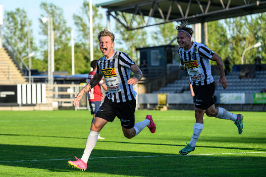 Landskronas Frederik Ihler och Vincent Sundberg jublar