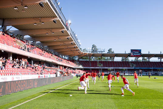 Helsingborgs spelare värmar upp