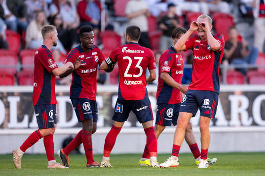 Östers Adam Bergmark Wiberg jublar