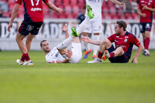 Helsingborgs Arian Kabashi och Östers Daniel Ljung