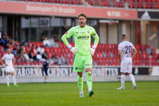 Helsingborgs målvakt Kalle Joelsson deppar