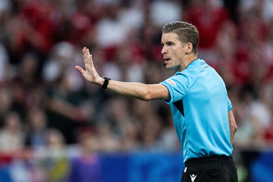Referee François Letexier