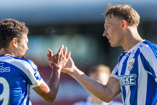 IFK Göteborgs Laurs Skjellerup och Thomas Santos jublar