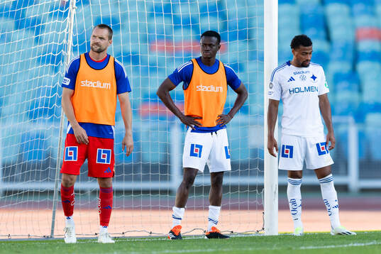 IFK Norrköpings målvakt Oscar Jansson och Stephen Bolma