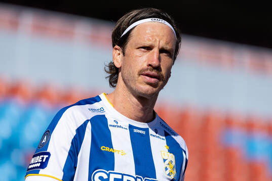 IFK Göteborgs Gustav Svensson innan träningsmatchen i