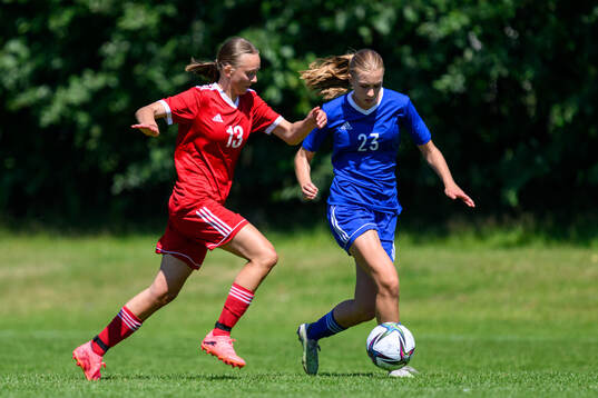 Elsa Lake, Selånger SK Fotboll och Felizia Nilsson,