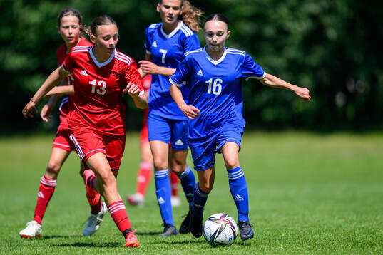 Elsa Lake, Selånger SK Fotboll och Astrid Ölvebo,