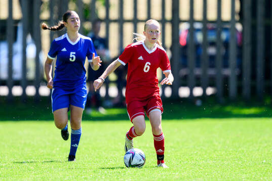 Isabelle Kashani, AIK FF och Alma Eklund, IFK Östersund