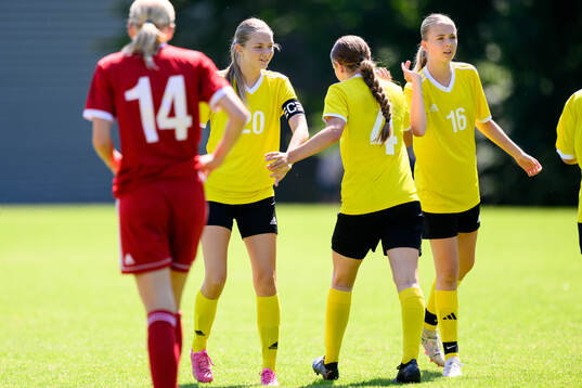 Stina Hestholm, Västerviks damfotboll IF jublar