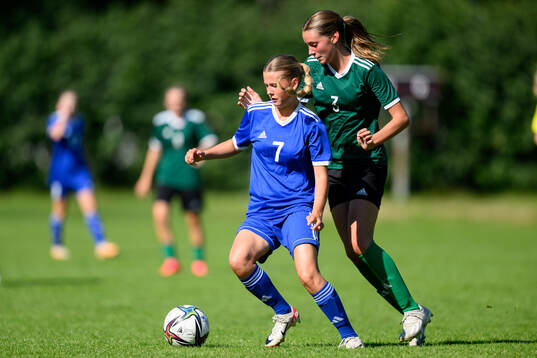 Meja Johansson, Norrstrands IF och Elona Berbatovci,