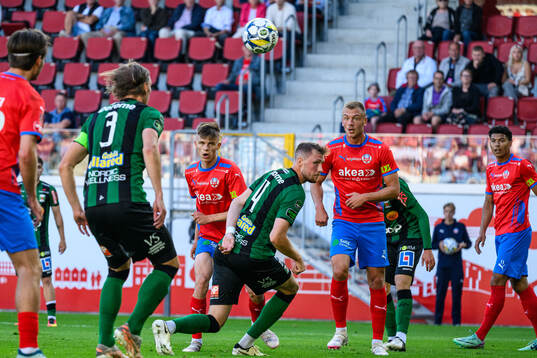 Helsingborgs Adrian Svanbäck och Dennis Olsson