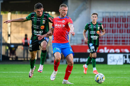 Varbergs Aulon Bitiqi och Helsingborgs Dennis Olsson