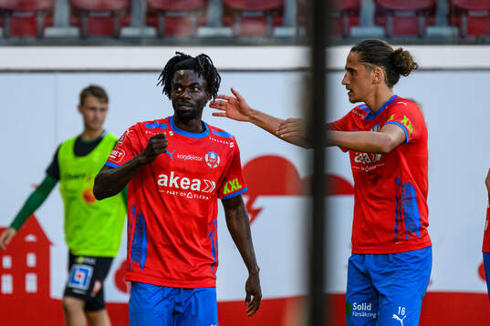 Helsingborgs Benjamin Acquah och Ervin Gigovic jublar